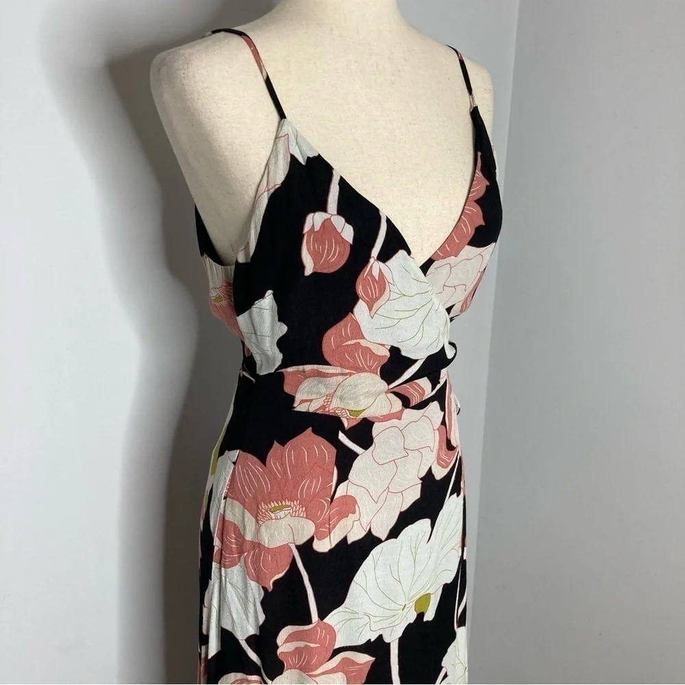 Cupcakes and Cashmere Black Floral Wrap Midi Dress - Picture 4 of 9